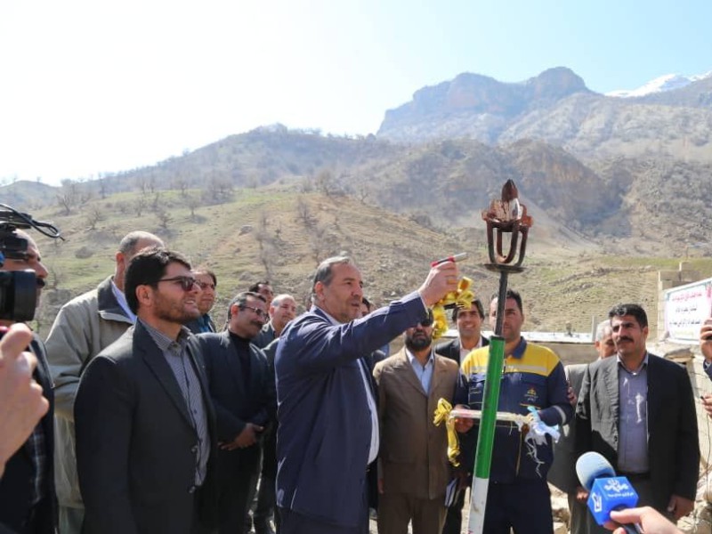 مشعل گاز در روستای گنجه روشن شد